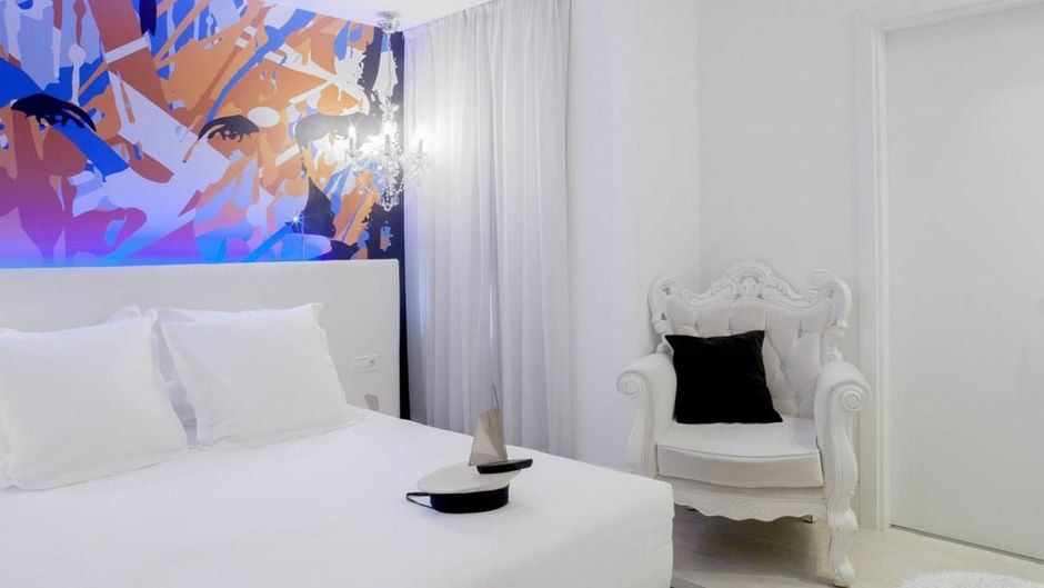 Dormirdcine Room