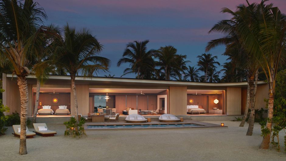 The Ritz-Carlton Maldives, Fari Islands Beach