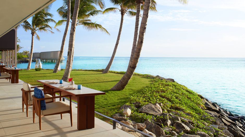 The Ritz-Carlton Maldives, Fari Islands Restaurant