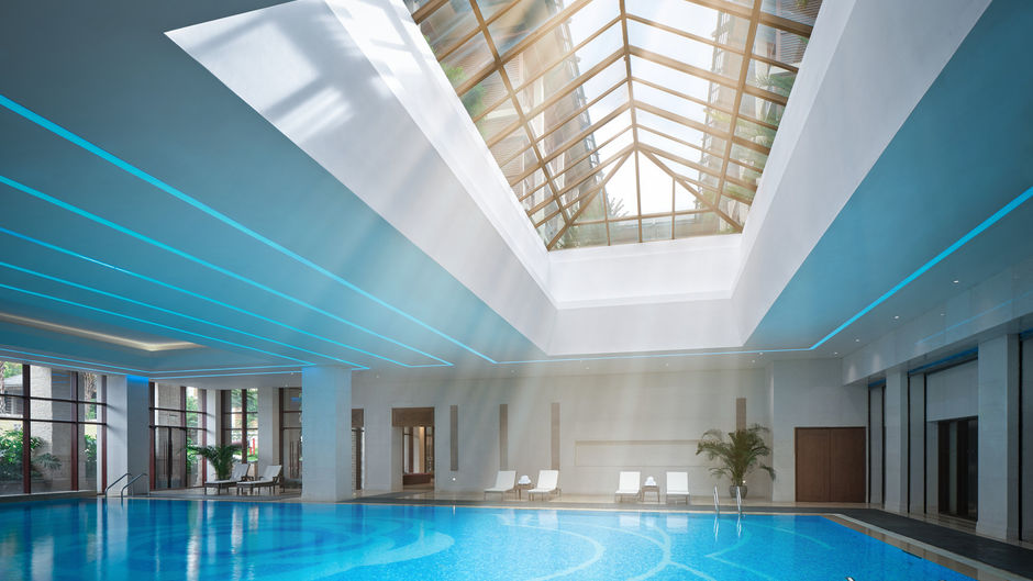 HUALUXE Kunming Pool