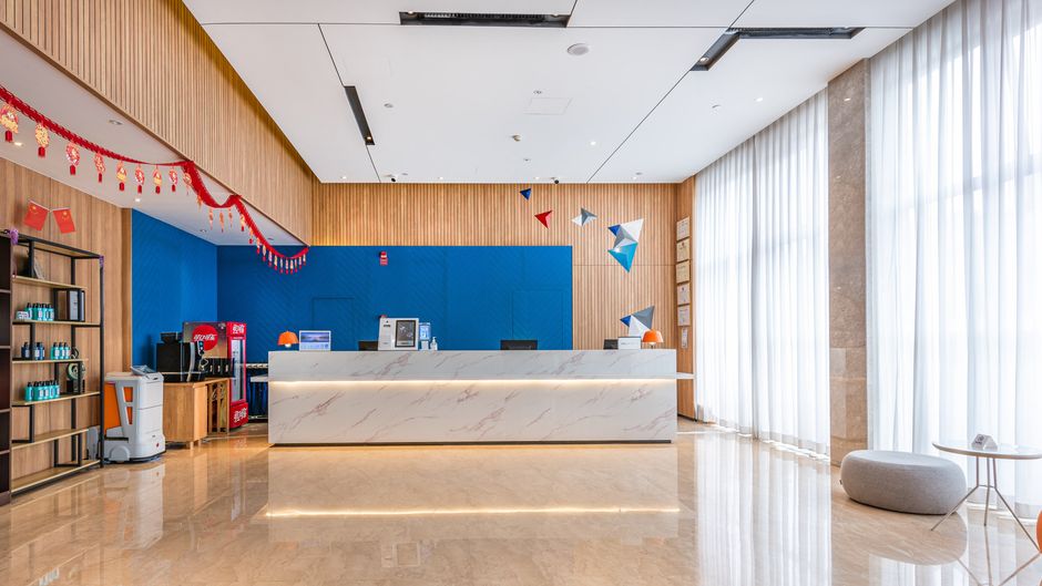 Holiday Inn Exp Jinyang Avenue Lobby