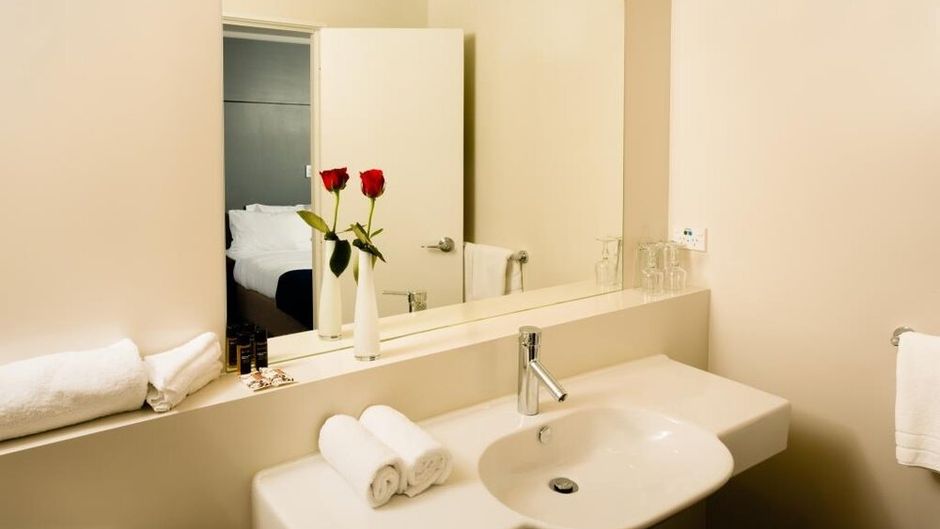 Grosvenor Hotel Room