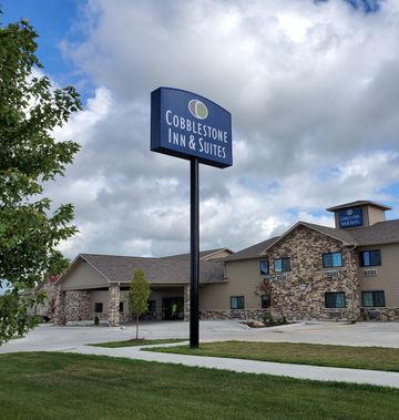 Cobblestone Inn and Suites