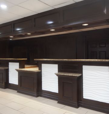 Holiday Inn Airport & Conf Center