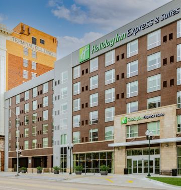 Holiday Inn Express & Suites Downtown