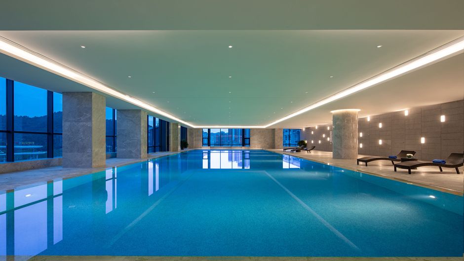 Holiday Inn Express Chengde Park View Pool