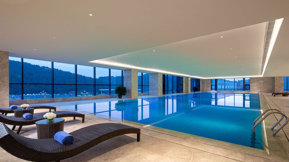 Holiday Inn Express Chengde Park View Pool