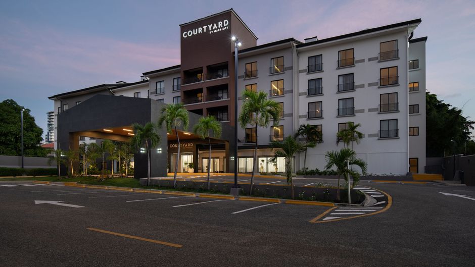 Courtyard by Marriott Santo Domingo Exterior