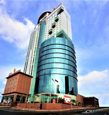 Grand Paragon Hotel