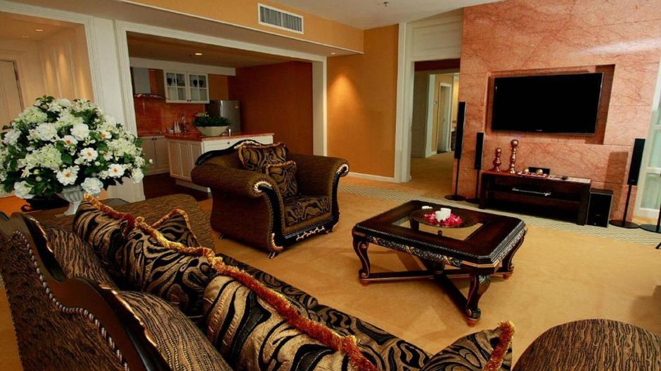 Grand Paragon Hotel Suite
