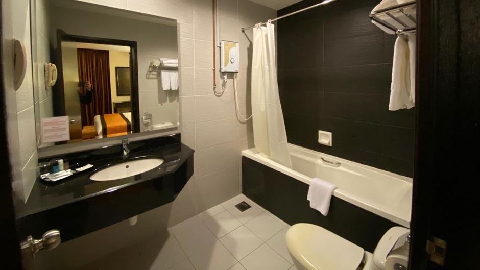 Grand Paragon Hotel Suite