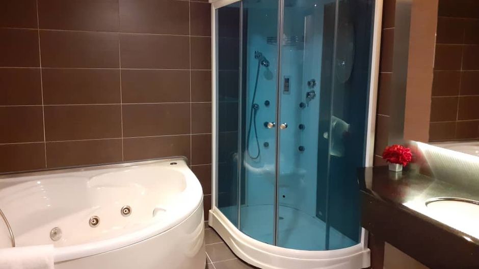 Grand Paragon Hotel Suite