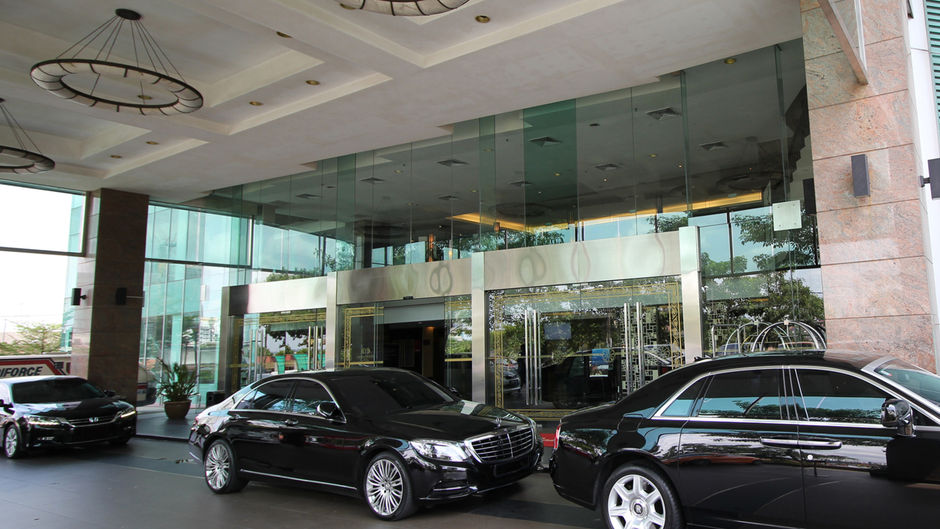 Grand Paragon Hotel Exterior