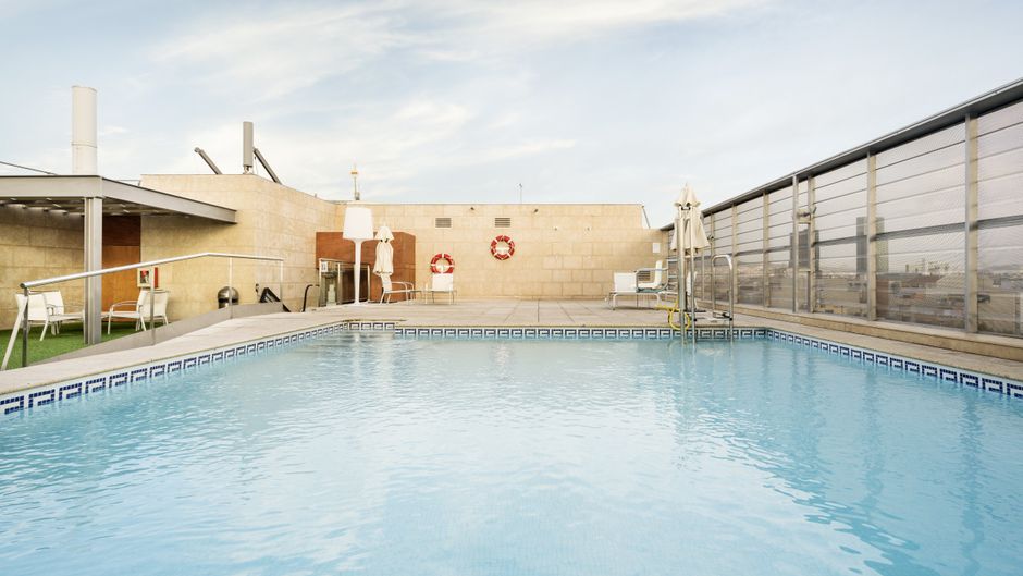Ilunion Barcelona Pool
