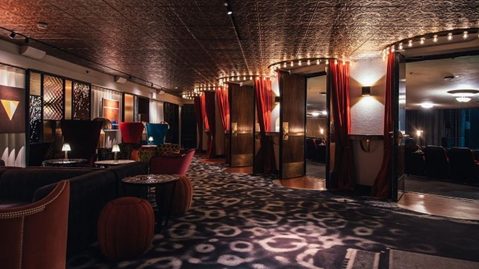Hotel Rival Lobby