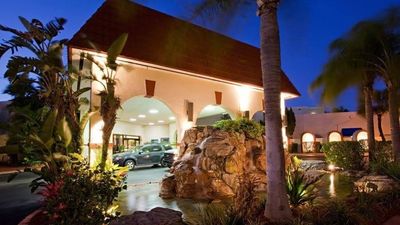 Maingate Lakeside Resort