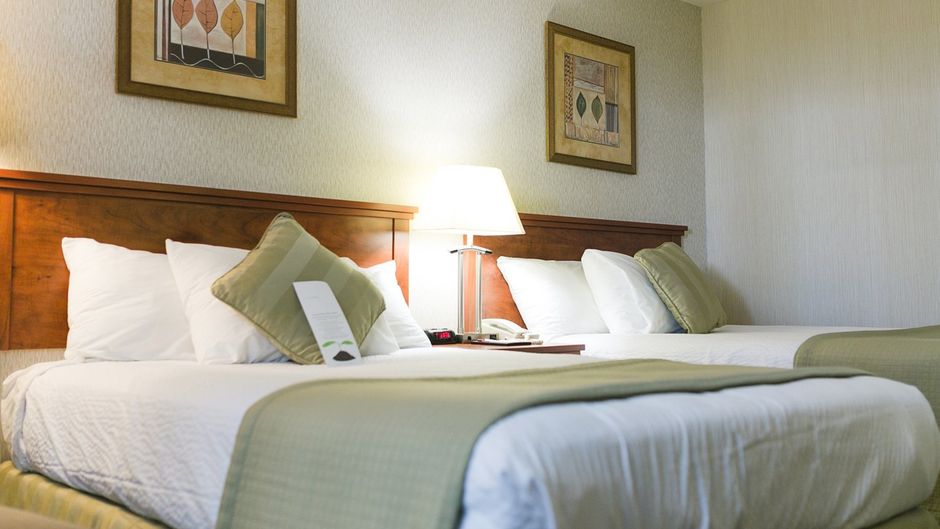 Victoria Inn Hotel & Convention Center Room