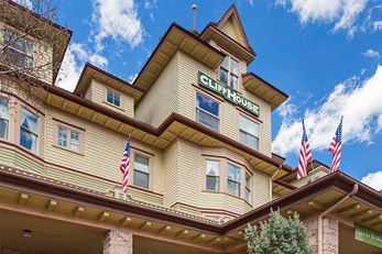 The Cliff House Inn at Pikes Peak