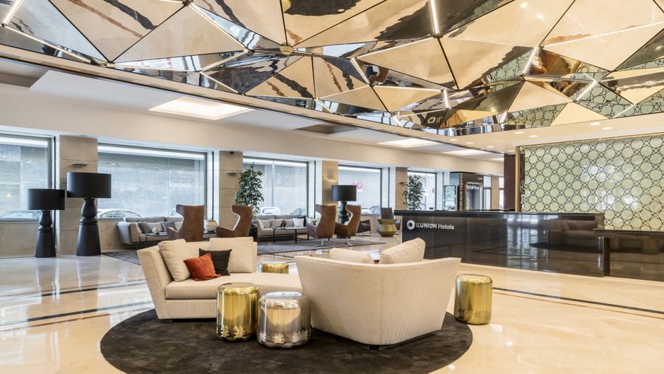 Hotel Ilunion Malaga Lobby