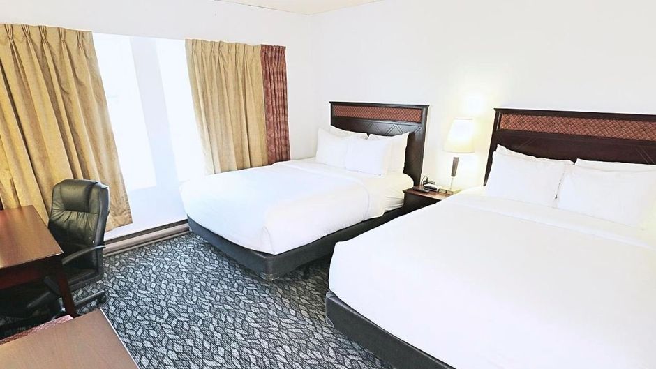 LELUX Hotel Room
