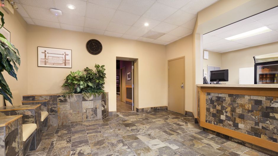 Central Suite Hotel Lobby