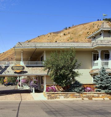 Parkway Inn