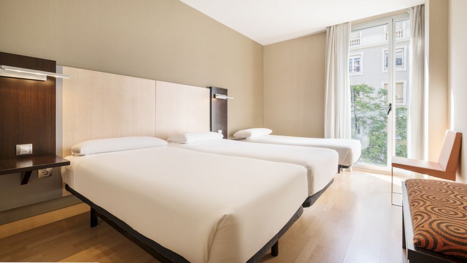 Hotel Ilunion Auditori Room