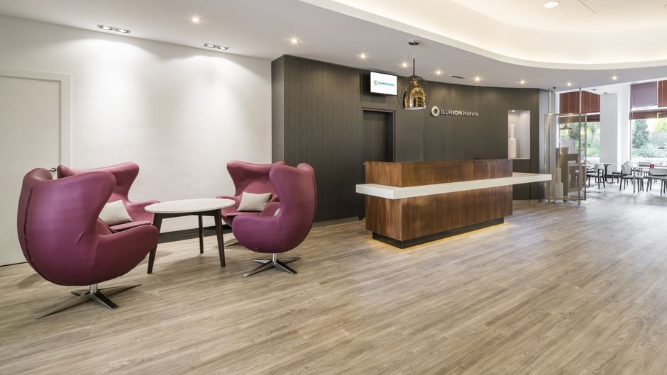 Hotel Ilunion Valencia 3 Lobby