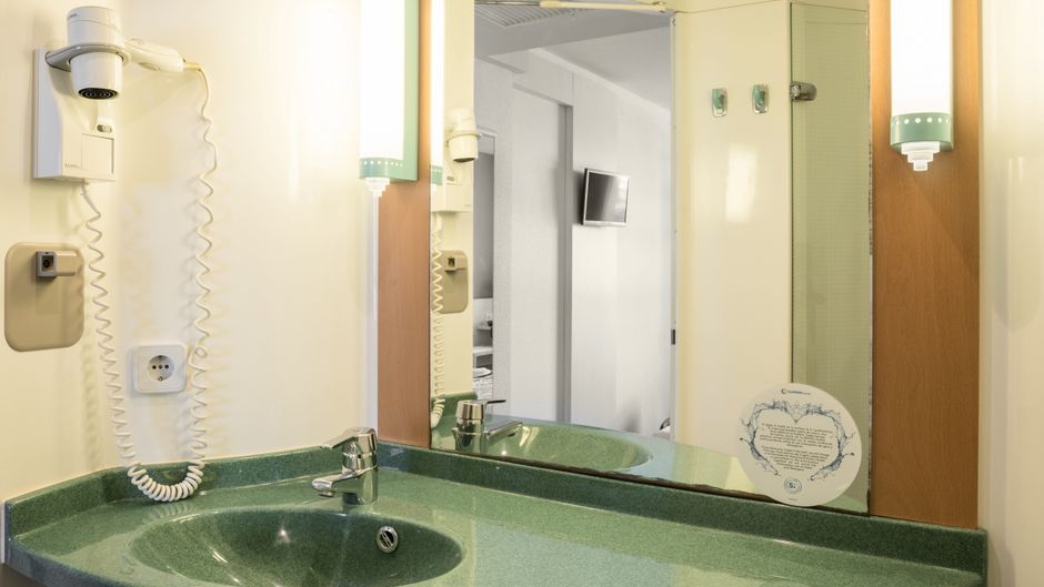 Hotel Ilunion Valencia 3 Room