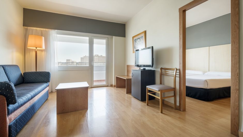 Hotel Ilunion Romareda Suite