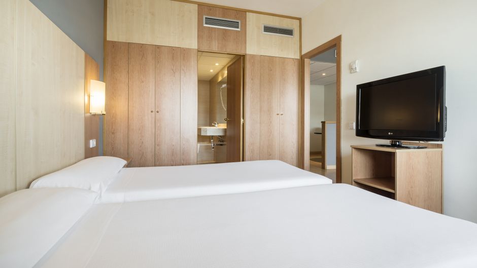 Hotel Ilunion Romareda Suite