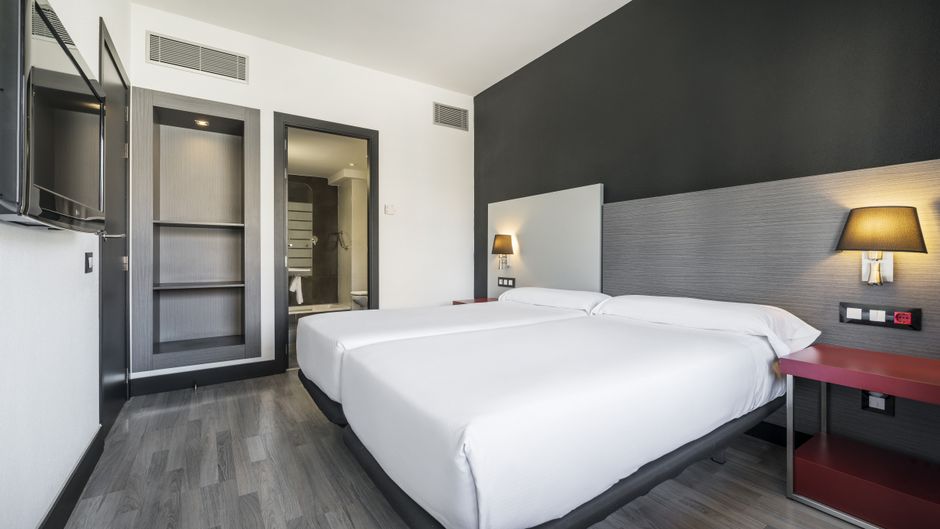 Hotel Ilunion Romareda Suite