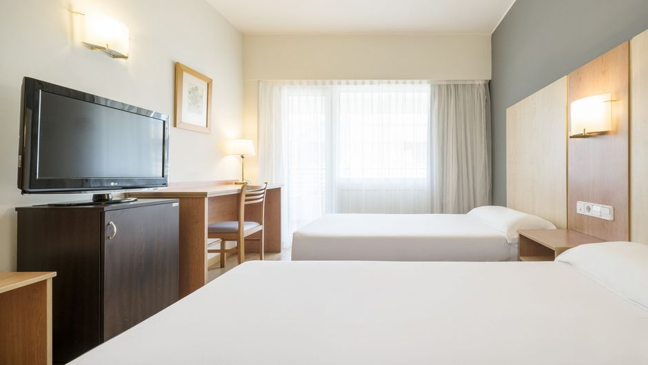Hotel Ilunion Romareda Room