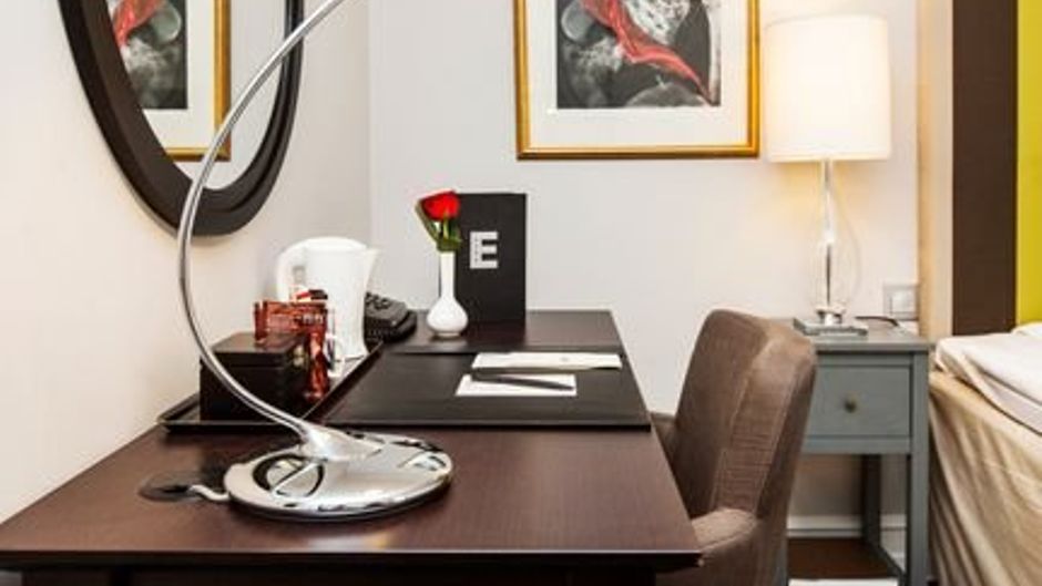 Elite Hotel Savoy Room