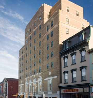 Grand Eastonian Hotel & Suites