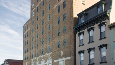 Grand Eastonian Hotel & Suites
