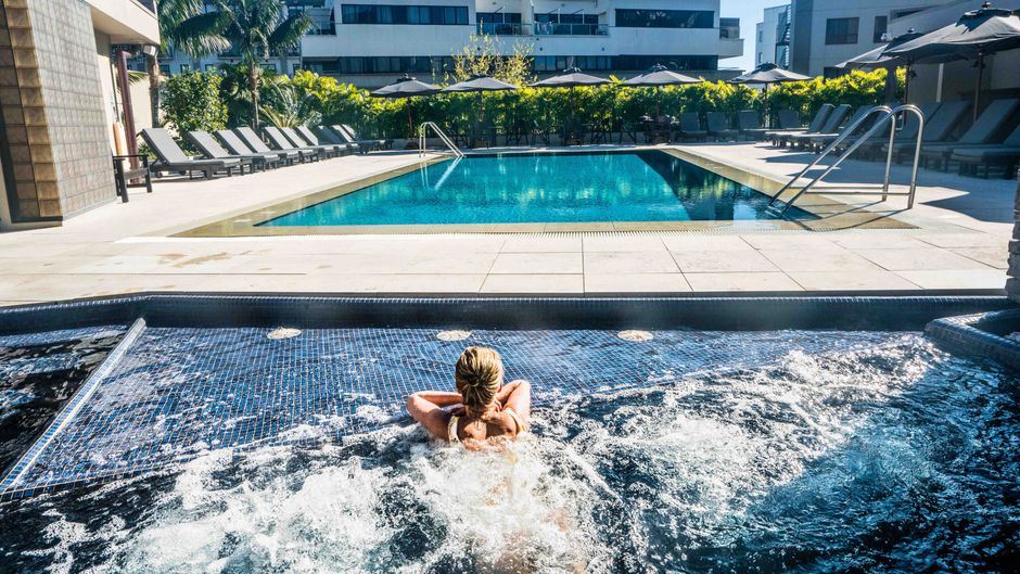 Cordis, Auckland Pool