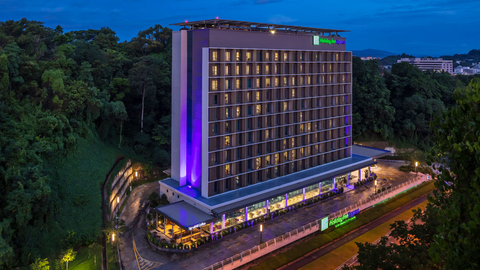 Holiday Inn Express City Centre Exterior