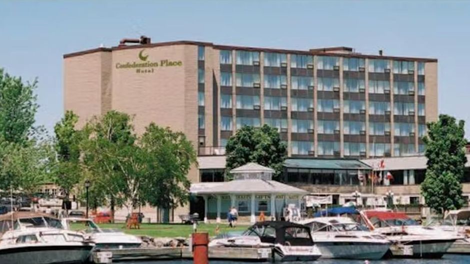 Confederation Place Hotel Exterior