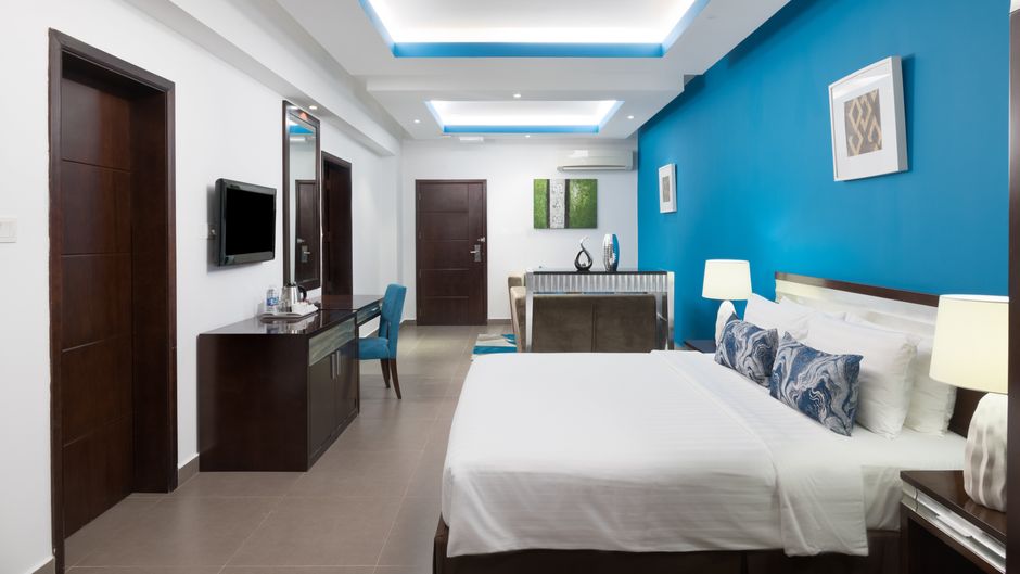 Al Hail Waves Hotel Suite