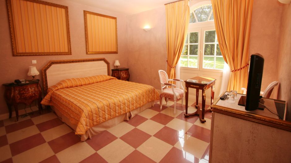 Belle Isle sur Risle Room