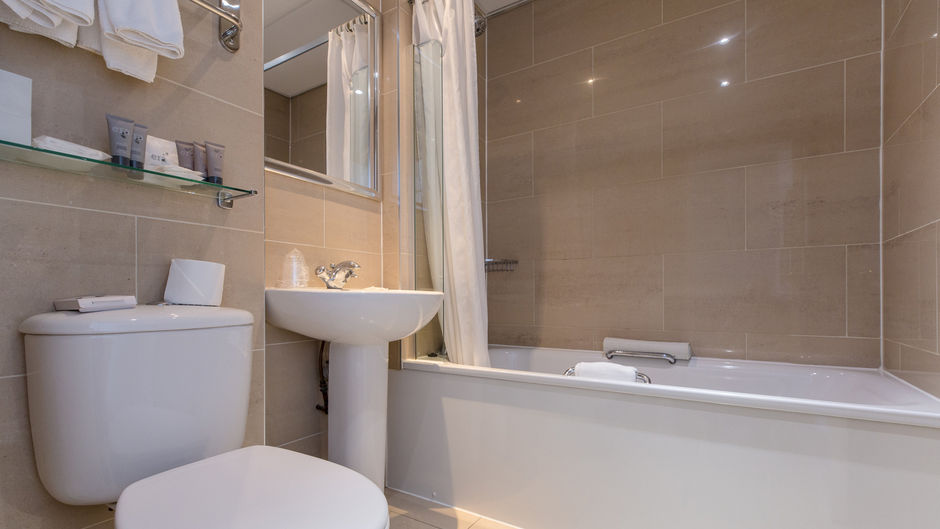 Phoenix Hotel London Room