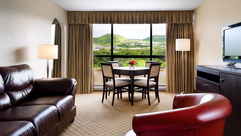 Greenwood Hotel & Suites Restaurant