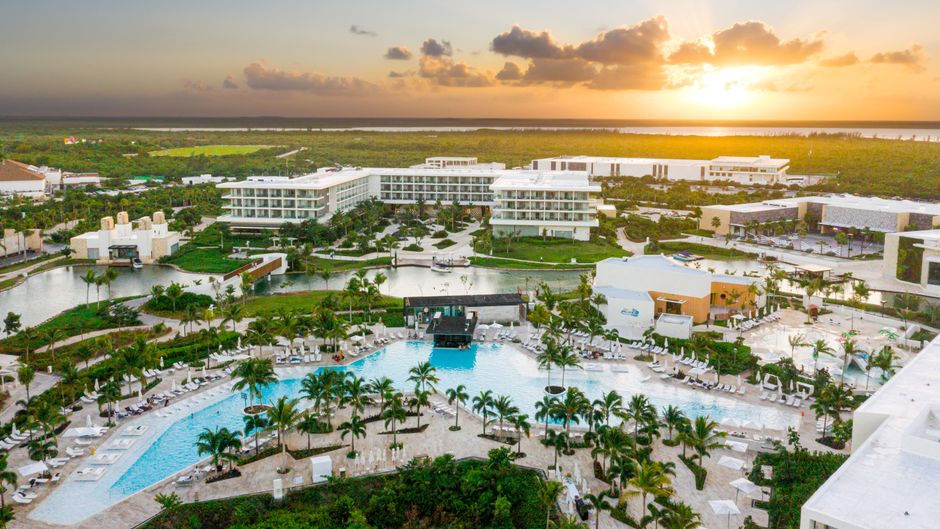 Grand Palladium Costa Mujeres Resort/Spa Exterior