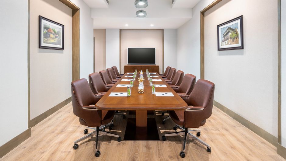 Vivanta Ahmedabad SG Highway Meeting
