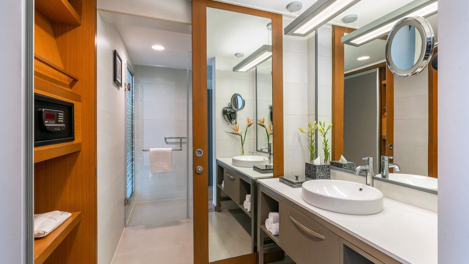 Vivanta Ahmedabad SG Highway Room