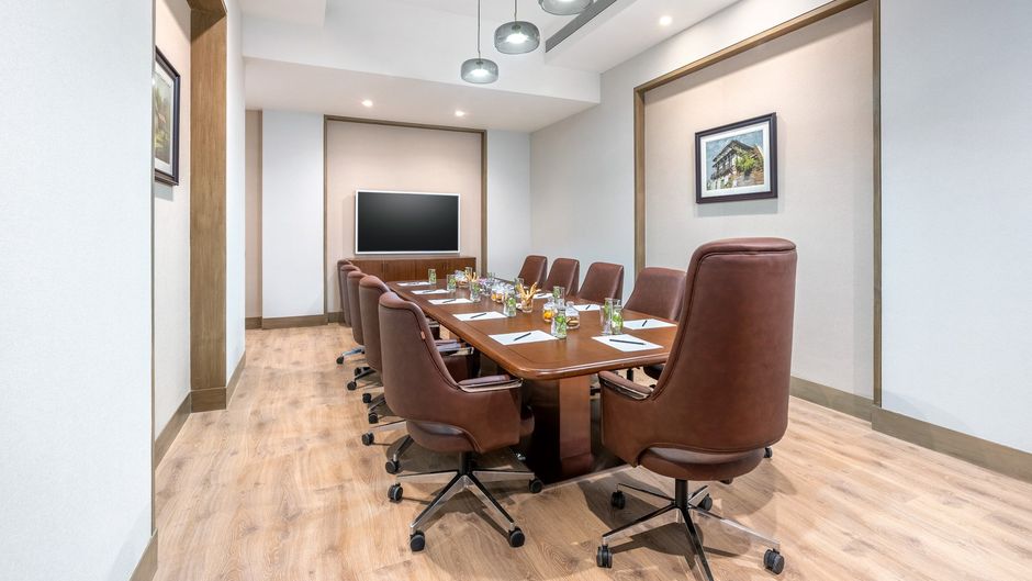 Vivanta Ahmedabad SG Highway Meeting