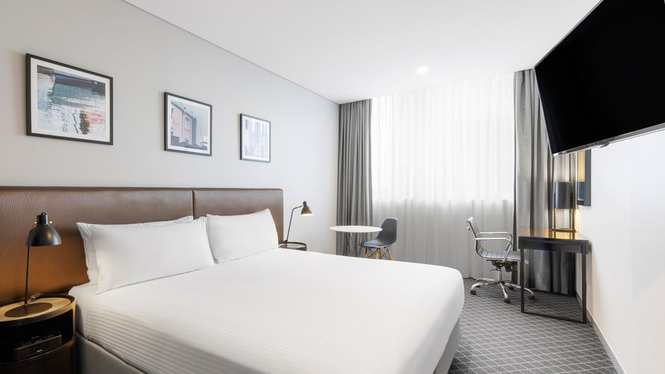 Holiday Inn & Stes Sydney Bondi Junction Room