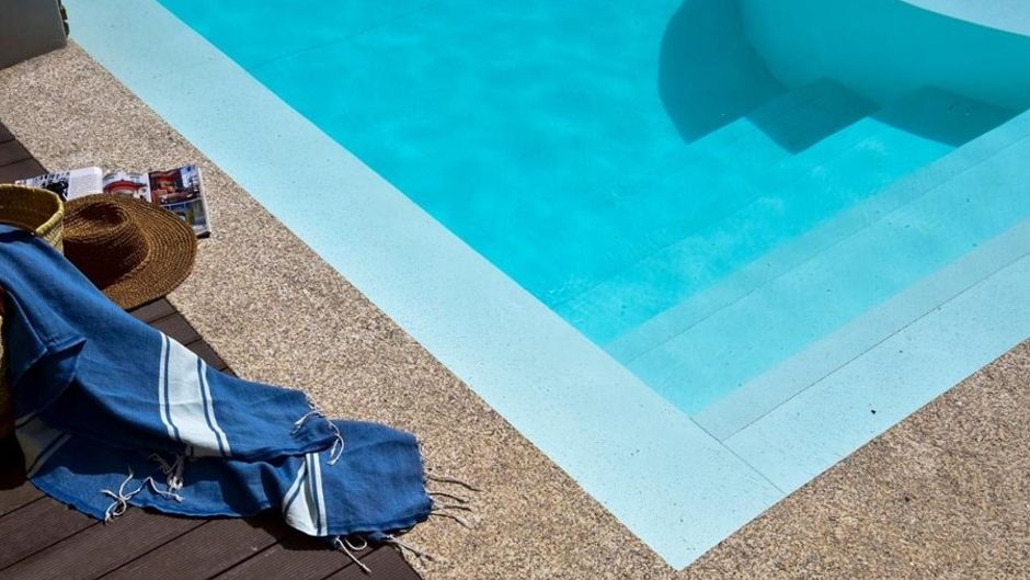 Casa Melo Alvim Pool