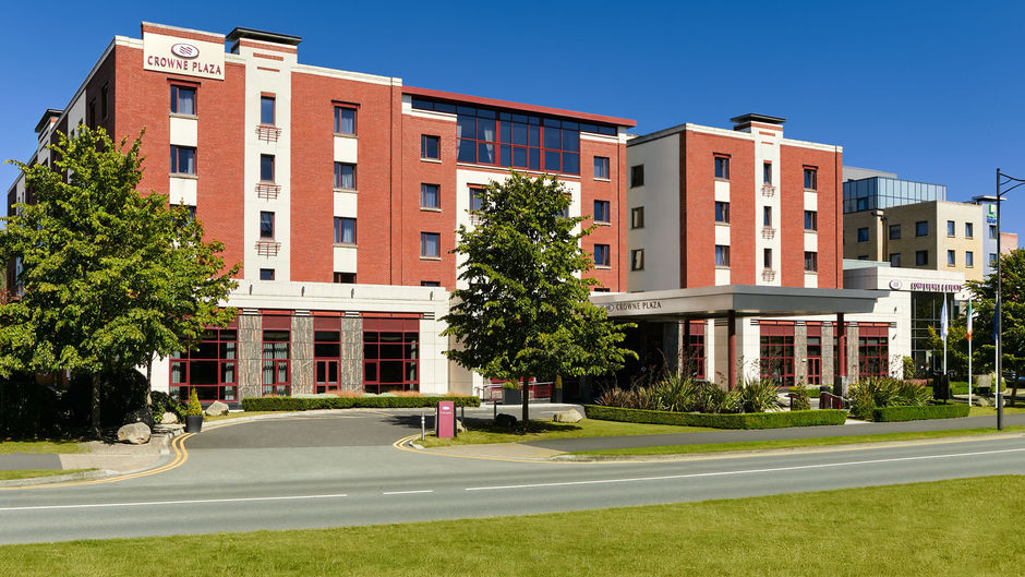 Crowne Plaza Hotel Dublin Northwood Exterior